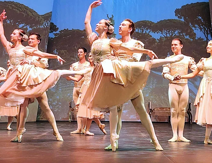 Bodrum Uluslararası Bale Festivali, "Kuğu Gölü" ile perdelerini açtı