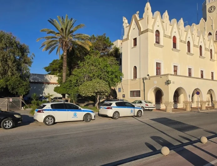 Bodrum’a komşu turistik adada  turistler turistleri soydu: 6 Hollandalı tutuklandı