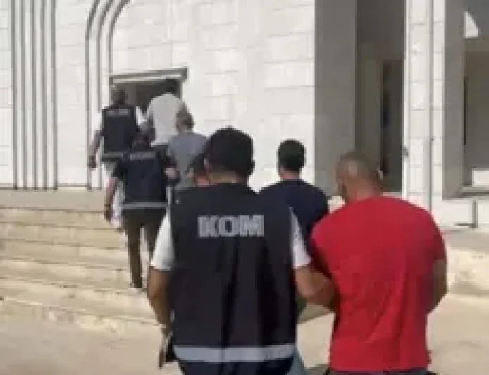 Milas'ta para istedikleri kişilerin araçlarını kurşunlayan 3 şüpheli tutuklandı