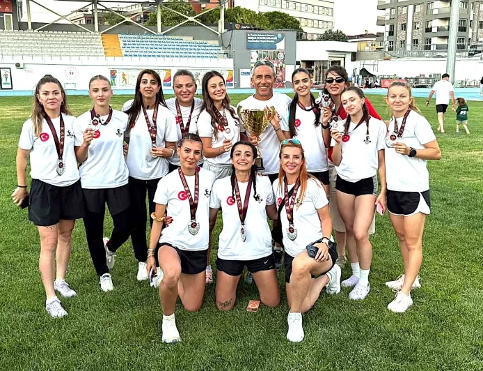 İMKANSIZI BAŞARDILAR...Öğretmen karı koca memur maaşıyla ölen sporcu çocuklarının adına kulüp kurdular süper lige çıktılar