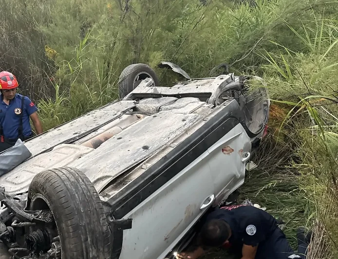 OTOMOBİL ŞARAMPOLE UÇTU: 20 YAŞINDAKİ EYLÜL HAYATINI KAYBETTİ