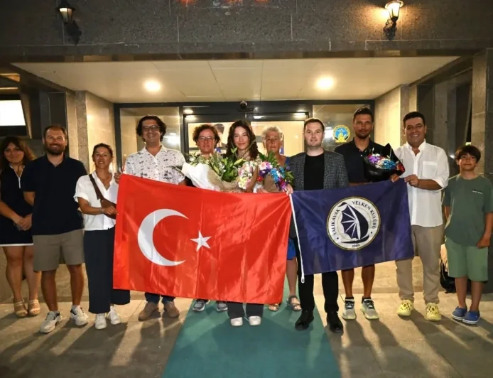 BODRUM’UN DÜNYA ŞAMPİYONU DERİN BARTAN EVİNE DÖNDÜ
