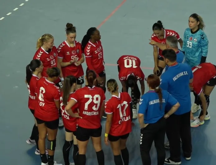YALIKAVAKSPOR LİGİN İLK MAÇINDA RAKİBİNİ FARKLI YENDİ