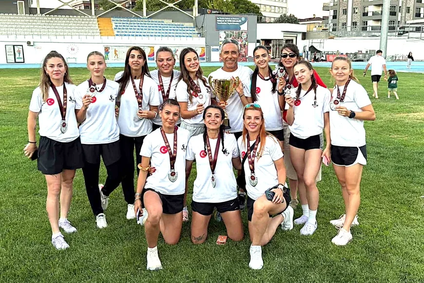 İMKANSIZI BAŞARDILAR...Öğretmen karı koca memur maaşıyla ölen sporcu çocuklarının adına kulüp kurdular süper lige çıktılar