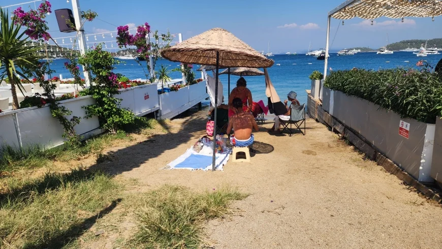 YİNE DÜNYA REKORU KIRDIK. EN KÜÇÜK HALK PLAJINI YAPMAYI BAŞARDIK.. HALKA YETER 48 METREKARE