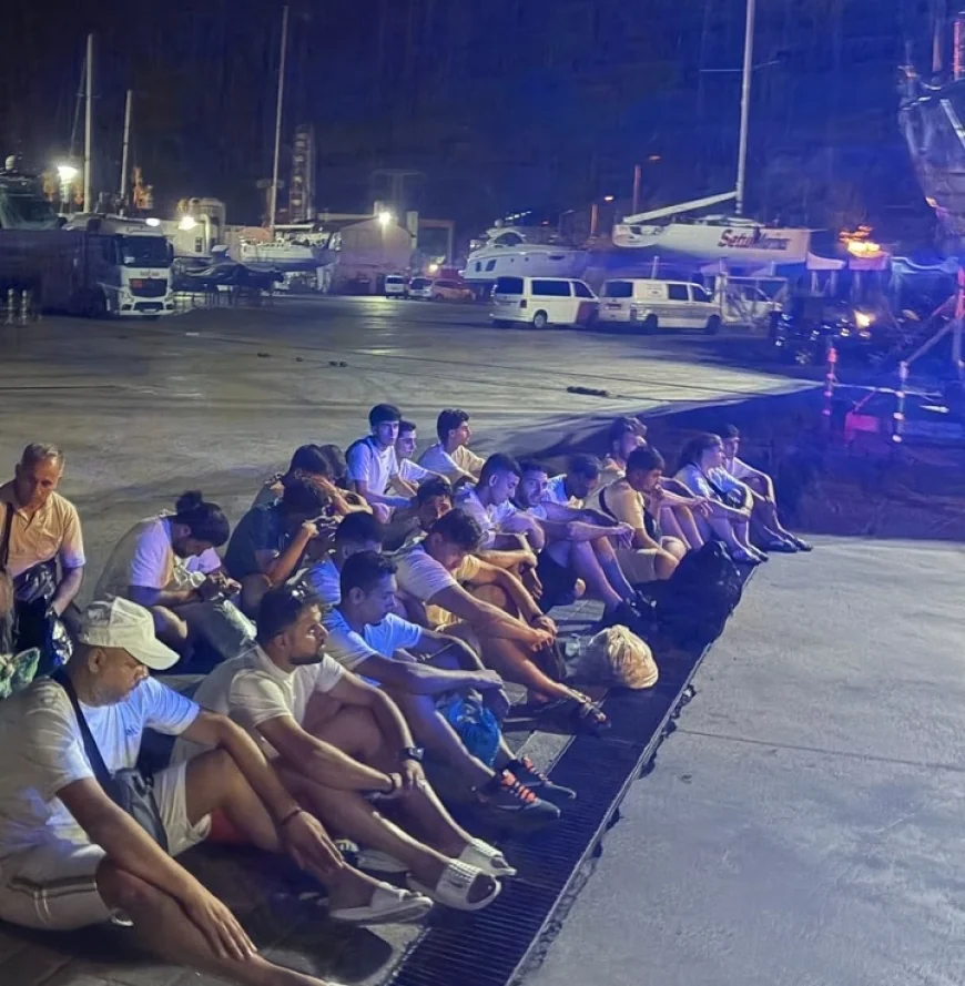 Yurt dışına çıkma hazırlığı yapan 25 göçmen ve 2 kaçakçı marina yakınında  yakalandı