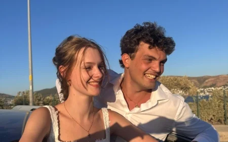 BODRUM ELVİS BARDA  BAŞLAYAN AŞK, EVLİLİKLE SONUÇLANDI