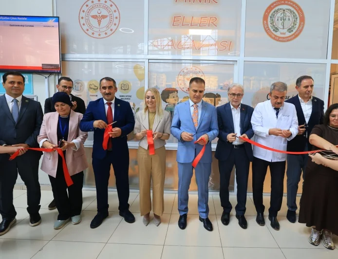 HASTANEDE İHTİYAÇ SAHİBİ ÇOCUKLAR İÇİN “MİNİK ELLER MAĞAZASI” AÇILDI