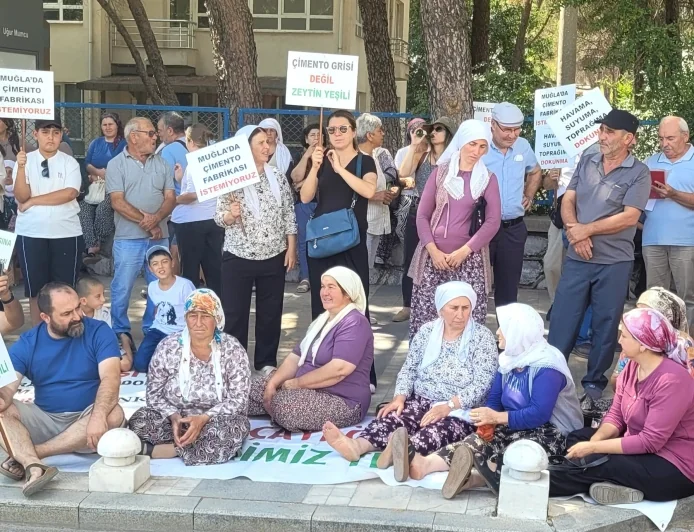    MUĞLALI KADINLAR ÇİMENTO FABRİKASI VE TERMİK SANTRALLERE KARŞI TEK YÜREK OLDU