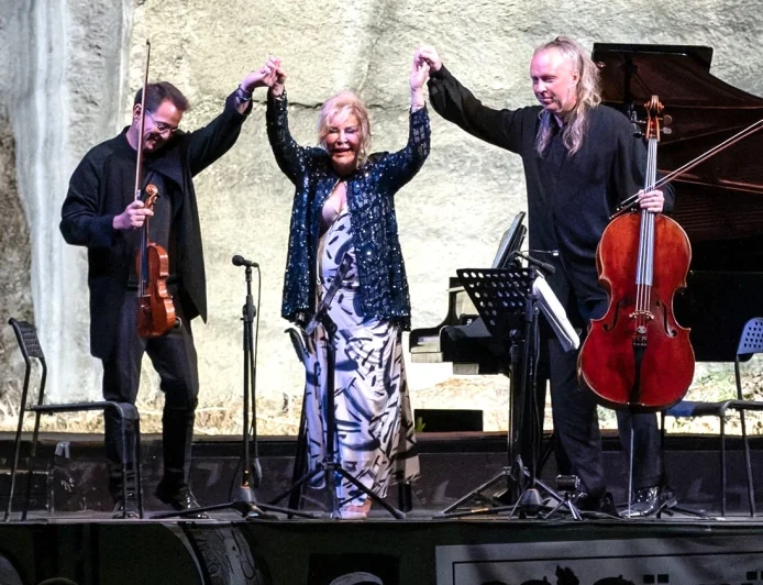 23. Gümüşlük Müzik Festivali Gülsin Onay ve oğlu Erkin Onay’ın konseri ile sona erdi