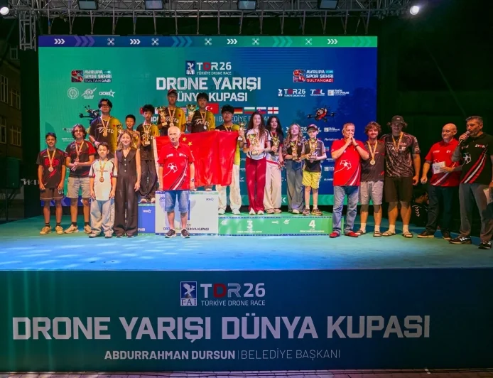 DRONE YARIŞI DÜNYA KUPASI YARIŞLARI TAMAMLANDI.DÜNYANIN EN HIZLI FPV PİLOTLARI YARIŞTI