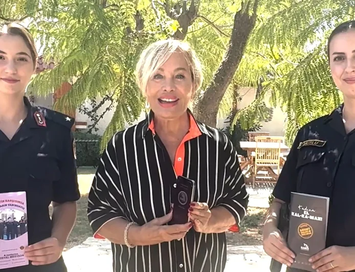 Devlet Sanatçısı Emel Sayın’dan KADES’e Destek: "Jandarma Varsa Güvendesiniz"