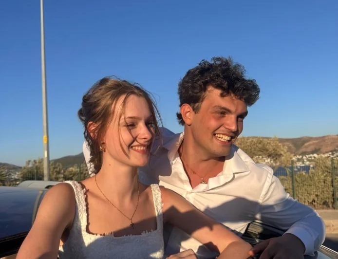 BODRUM ELVİS BARDA  BAŞLAYAN AŞK, EVLİLİKLE SONUÇLANDI