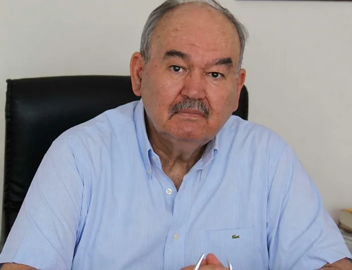 İZMİR’İN EFSANE BAŞKANI BURHAN ÖZFATURA HAYATINI KAYBETTİ