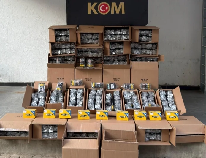 TURİSTİK İLÇEDE KAÇAK SİGARA OPERASYONU: 4 KİŞİ TUTUKLANDI