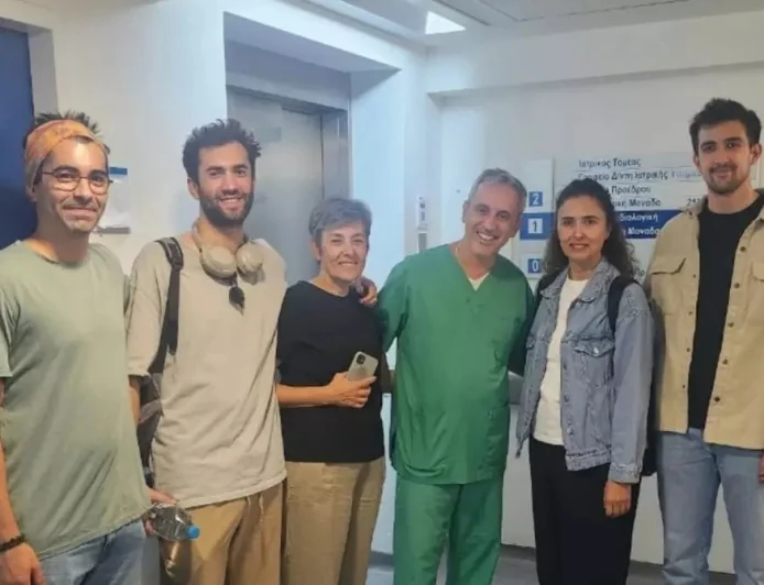 YUNAN SUBAY DOKTOR, EGE’DEKİ TURİSTİK ADADA KALP KRİZİ GEÇİREN 2 TÜRK TURİSTİN HAYATINI KURTARDI