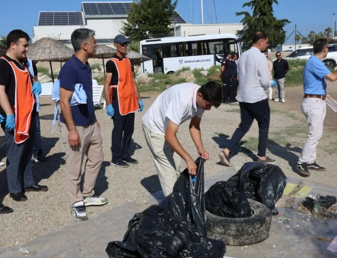 Turgutreisli öğrencilerden örnek çevre bilinci ve etkinliği