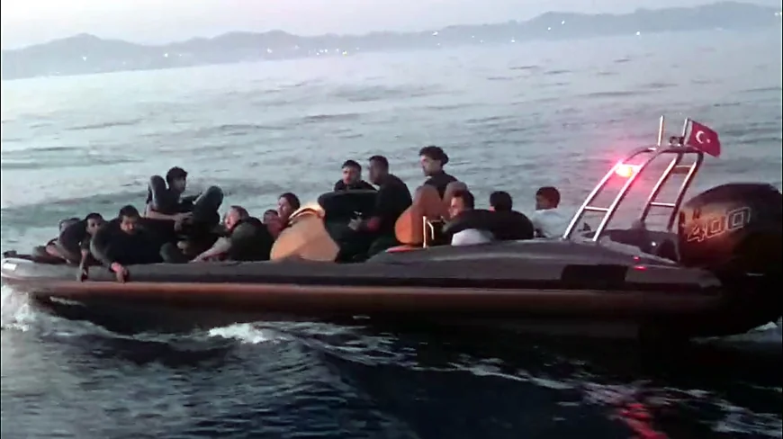 SÜRAT TEKNESİYLE GÖÇMEN KAÇAKÇILIĞI RADARA TAKILDI! 18 GÖÇMEN VE 1 ŞÜPHELİ YAKALANDI