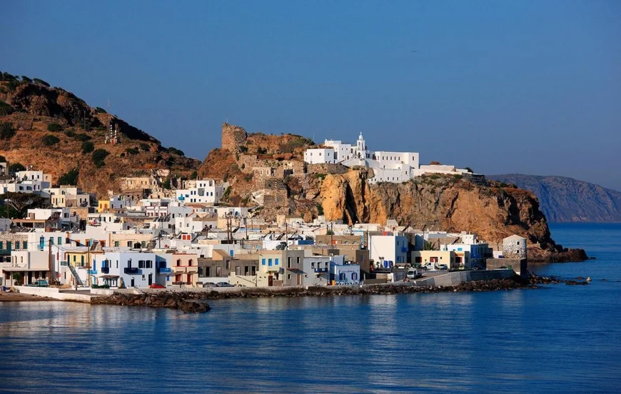 BELEDİYE BODRUM’A KOMŞU ADADA BEBEK DOĞURANA 3 BİN EURO YARDIM YAPIYOR