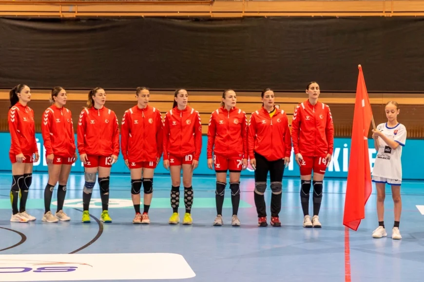 YALIKAVAKSPOR’DAN 11 SPORCUYA MİLLİ TAKIM DAVETİ