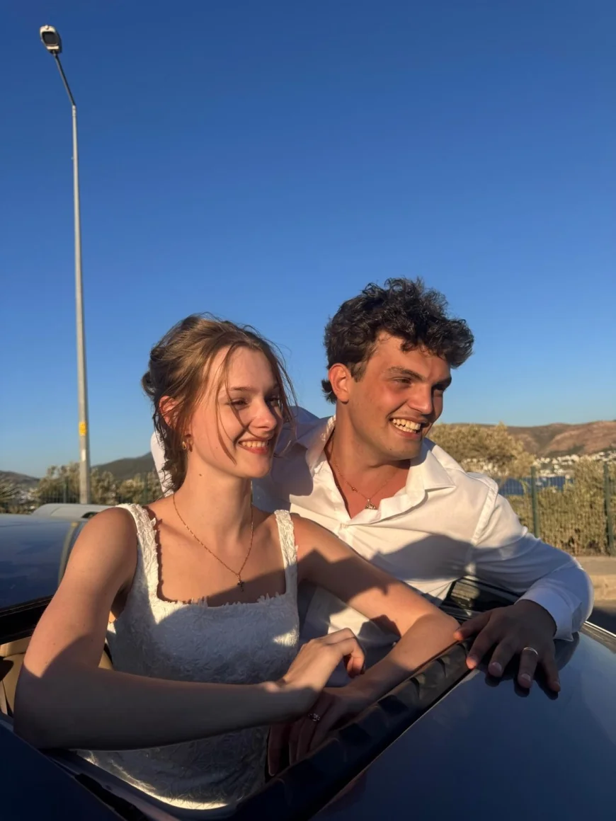 BODRUM ELVİS BARDA  BAŞLAYAN AŞK, EVLİLİKLE SONUÇLANDI