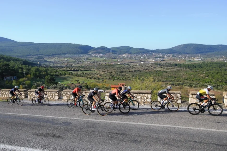"Bisiklete binmeyen çocuklar kalmasın"....Veloturk Gran Fondo Çeşme’de 10. yıl heyecanı yaşanacak