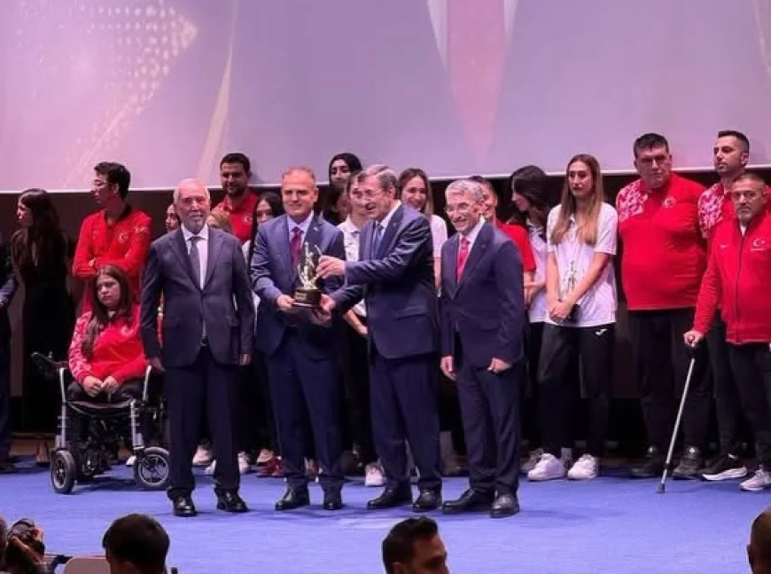 Muğla Valisi Akbıyık’a “Spora Destek Veren Devlet Adamı” Ödülü