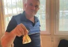 BÖYLE İNSANLAR HALA VAR...PAZARDA BİR KESE ALTIN BULDU, ZABITAYA TESLİM ETTİ