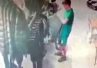 İngiliz turist dükkanın önünden montu pantolonu aldı gitti, yakalandı