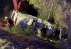 DAĞCILARI TAŞIYAN MİNİBÜS ŞARAMPOLE DEVRİLDİ: 15 YARALI