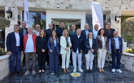 TYF YELKEN LİGİNDE YARIŞ MARATONU FOÇA’DA BAŞLADI
