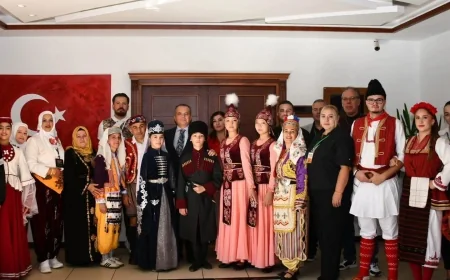7 ÜLKENİN HALK OYUNLARI GRUBU FESTİVALE GELDİ