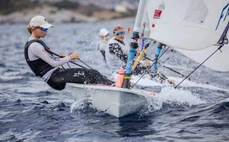 BODRUM’DA YELKENLER KIYASIYA YARIŞIYOR! 42 ÜLKEDEN SPORCULAR RÜZGÂRLA MÜCADELE EDİYOR