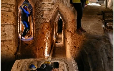 HERODOTOS'UN İZLERİ VAR..TÜRK TURİSTLER AKIN AKIN BU TÜNELLERE  GİDİYOR. UNESCO DÜNYA MİRASINDA VE SİSAM’DA YER ALAN  2 BİN 500 YILLIK TÜNELLER HAYRAN BIRAKIYOR