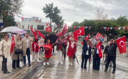 CHP BODRUM’DAN ATATÜRK’ÜN HUZURUNA ÇELENK: “YAŞASIN CUMHURİYET!”