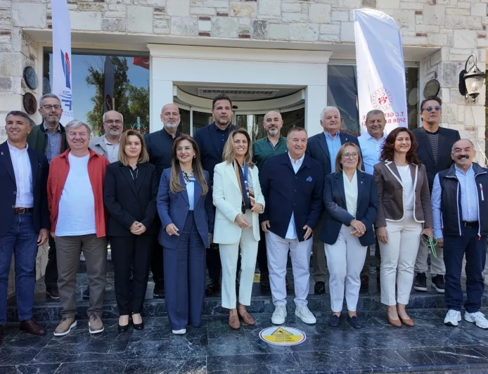 TYF YELKEN LİGİNDE YARIŞ MARATONU FOÇA’DA BAŞLADI