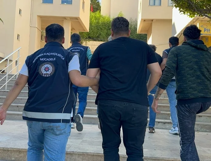 Polisten Büyük Operasyon: 4 Göçmen Kaçakçısı Tutuklandı!