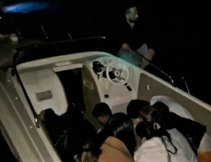 Bodrum Açıklarında Göçmen Operasyonu: Sürat Teknesinde 10 Düzensiz Göçmen ve 2 Kaçakçı Yakalandı