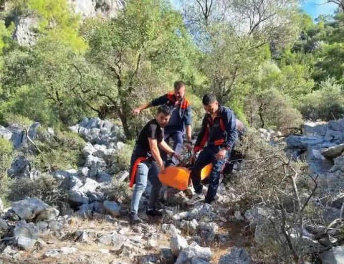 DAĞDA MAHSUR KALAN ALMAN TURİST DENİZDEN KURTARILDI