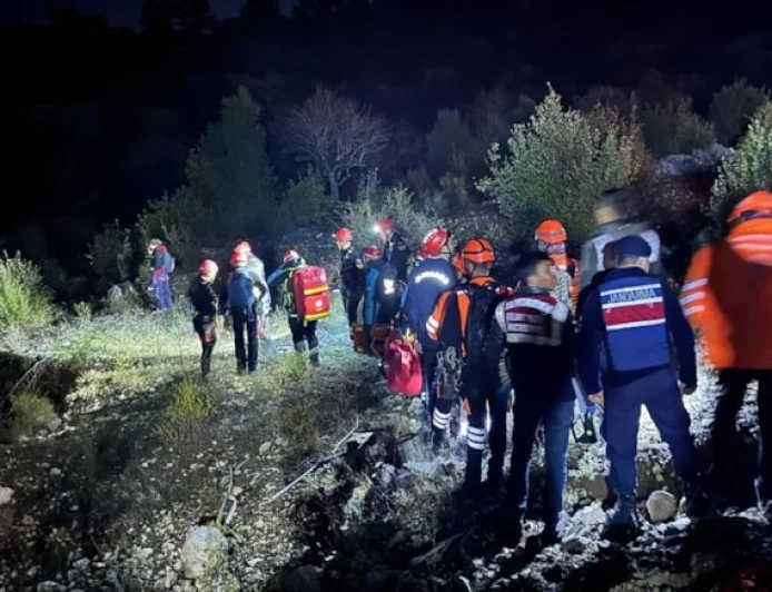 Arama kurtarma ekibi tatbikatta kayboldu, 1 ölü 13 kayıp