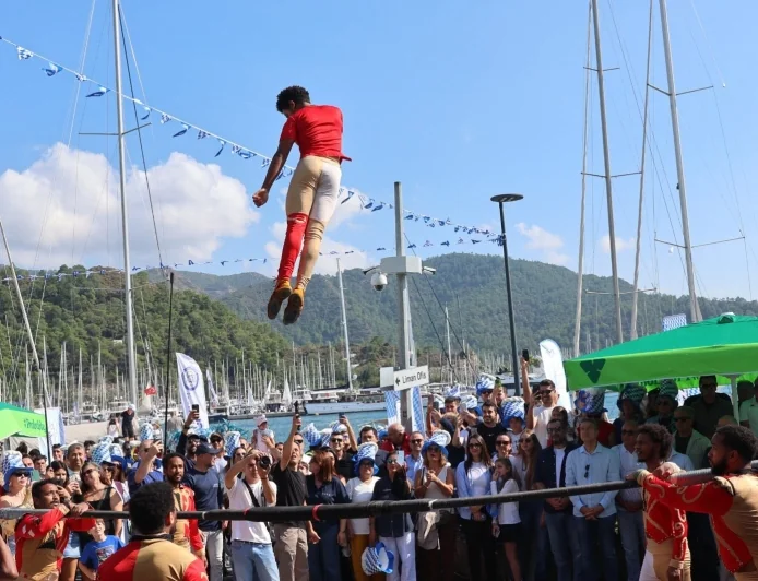 MARMARİS’TE OKTOBERFEST COŞKUSU! TURİSTLERDEN BÜYÜK İLGİ