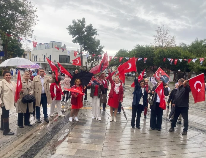CHP BODRUM’DAN ATATÜRK’ÜN HUZURUNA ÇELENK: “YAŞASIN CUMHURİYET!”