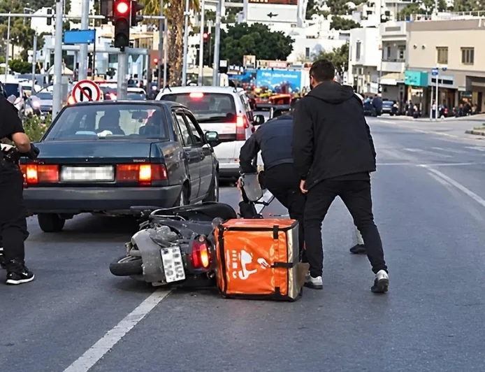 Bodrum’da sokak ortasında kuryeyi evire çevire dövdüler, 360 bin TL. cezayı yediler