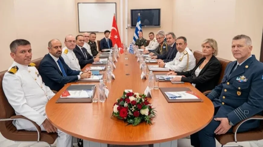 TÜRKİYE İLE YUNANİSTAN GİRİT ADASINDA MASAYA OTURDU