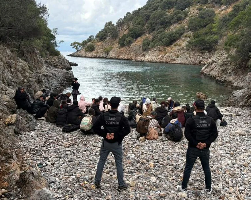  Koyda Kaçmayı Bekleyen 62 Göçmen  Yakalandı