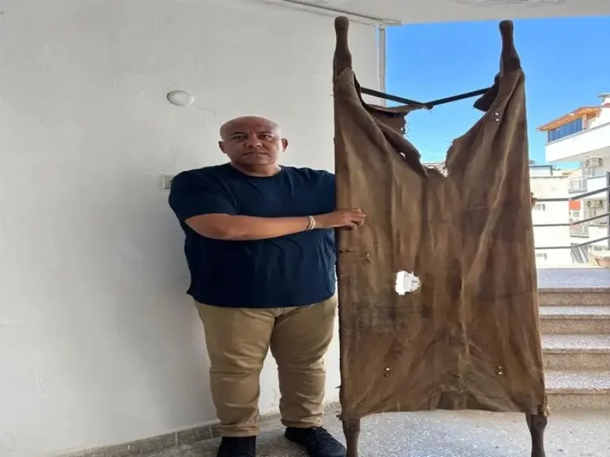 ZABITA MEMURU ÇÖPTE BULDUĞU 1915 DAMGALI SEDYEYİ ÇANAKKALE MÜZESİNE  BAĞIŞLADI