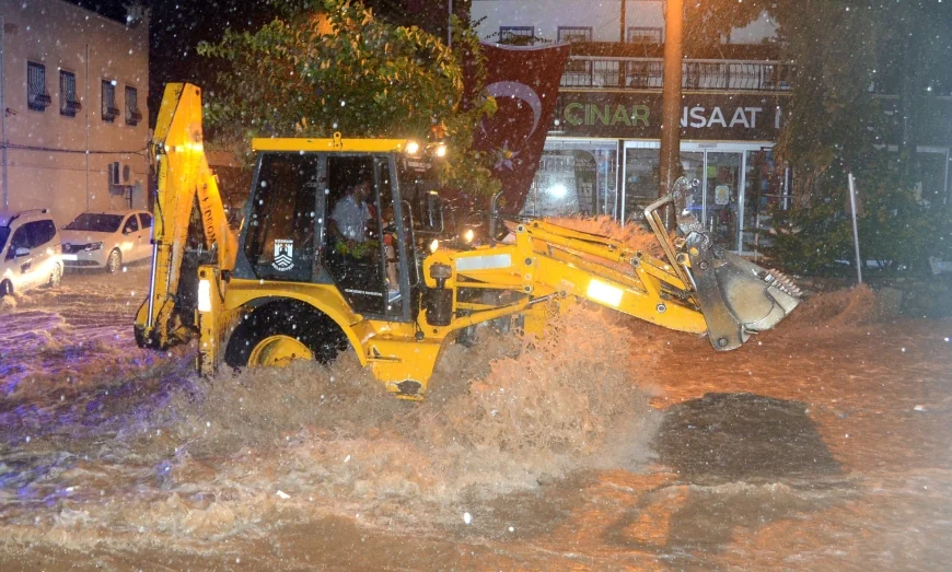 MUĞLA’DA SEL FELAKETİNİN BİLANÇOSU AÇIKLANDI: 94 İHBAR, MAHSUR KALAN VATANDAŞLAR!