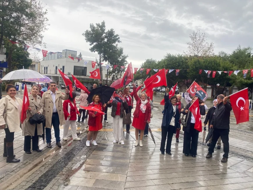 CHP BODRUM’DAN ATATÜRK’ÜN HUZURUNA ÇELENK: “YAŞASIN CUMHURİYET!”